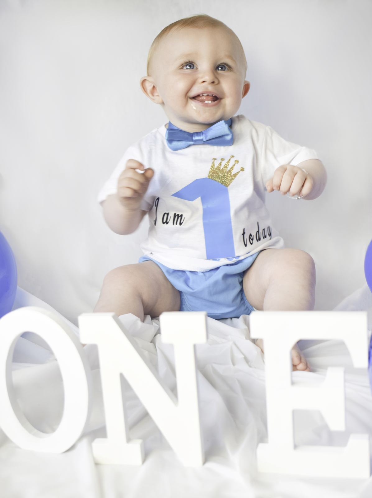 Layden’s first birthday cake smash — frame 2