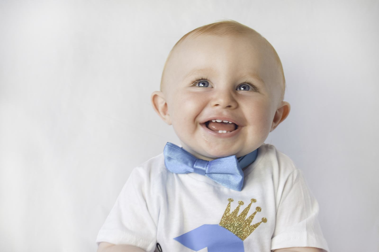 Layden’s first birthday cake smash — frame 4