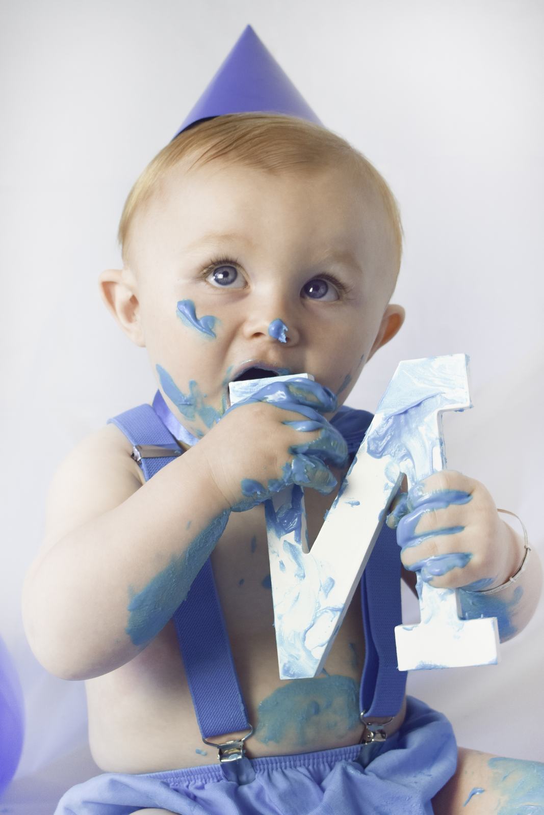 Layden’s first birthday cake smash — frame 14