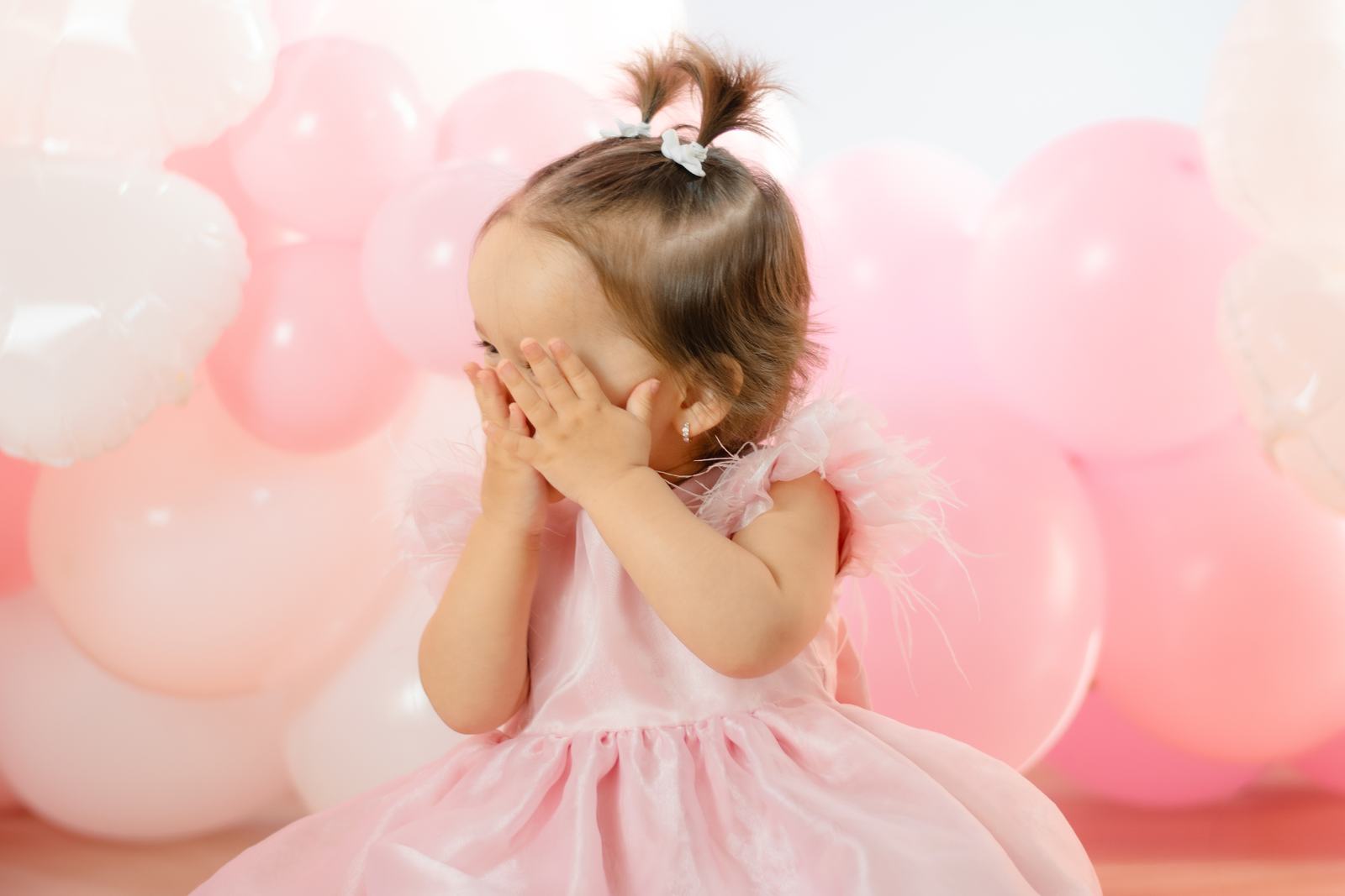 Mia’s first birthday cake smash — frame 5
