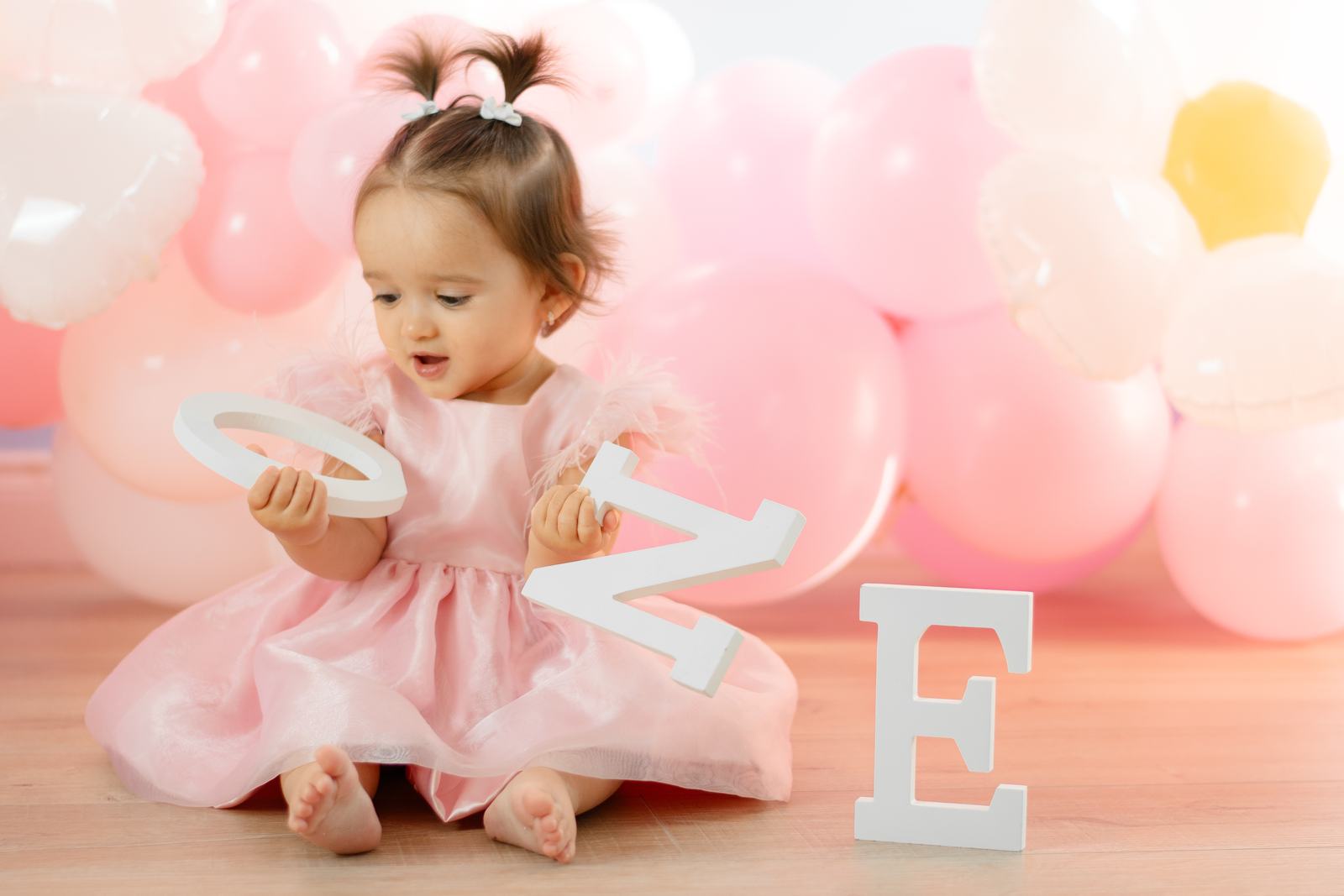 Mia’s first birthday cake smash — frame 6
