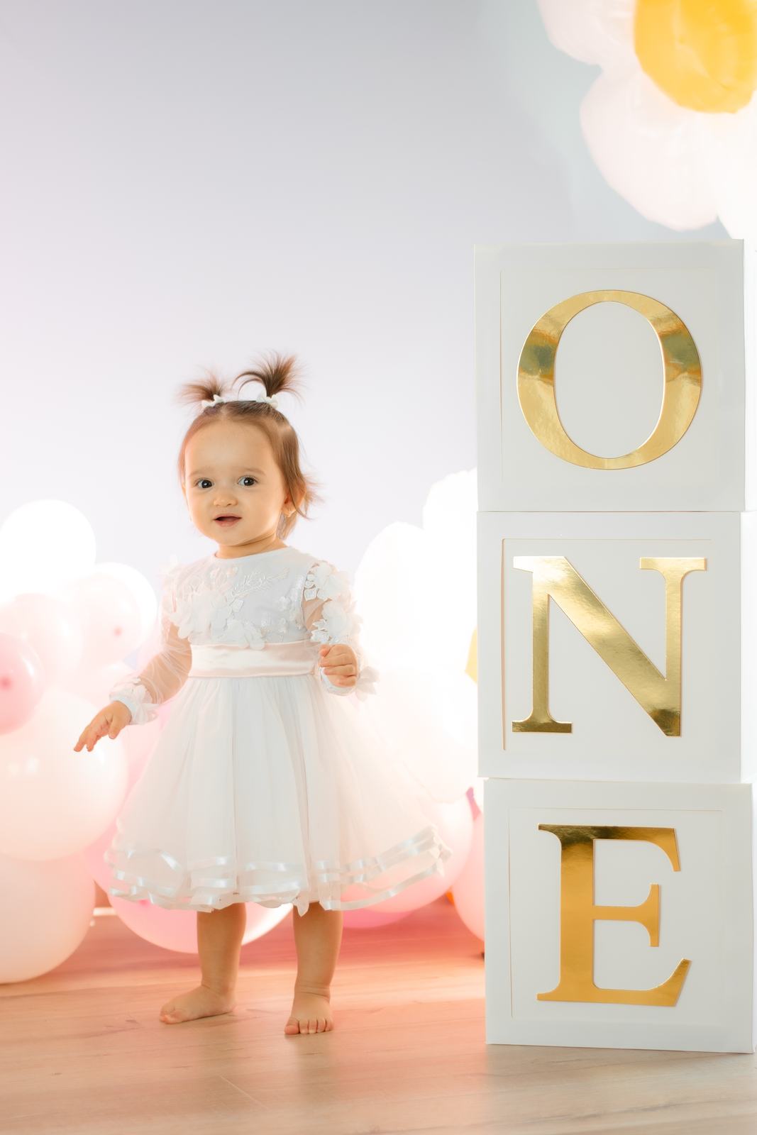 Mia’s first birthday cake smash — frame 7