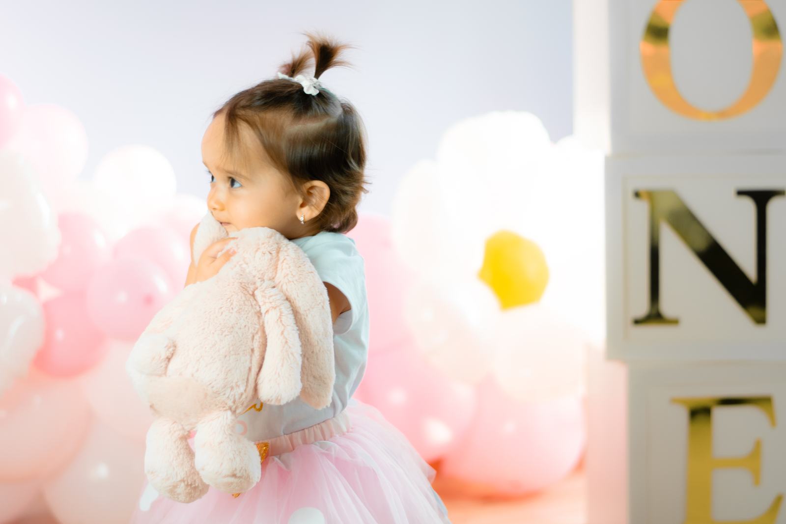 Mia’s first birthday cake smash — frame 10