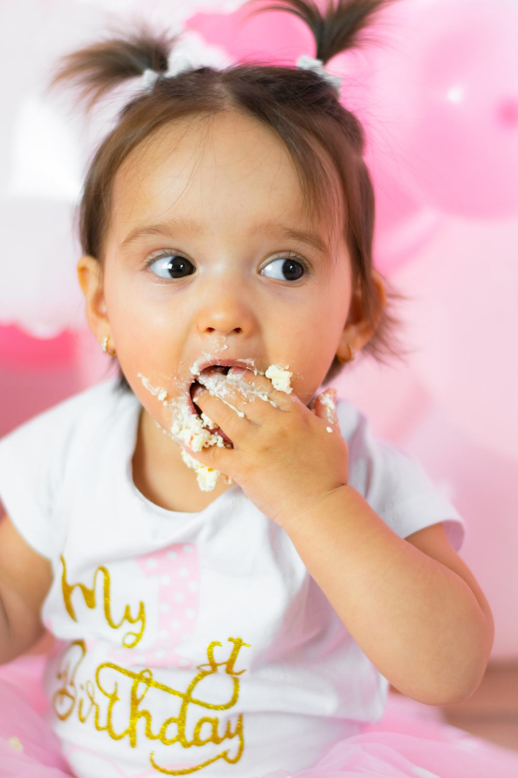Mia’s first birthday cake smash — frame 16
