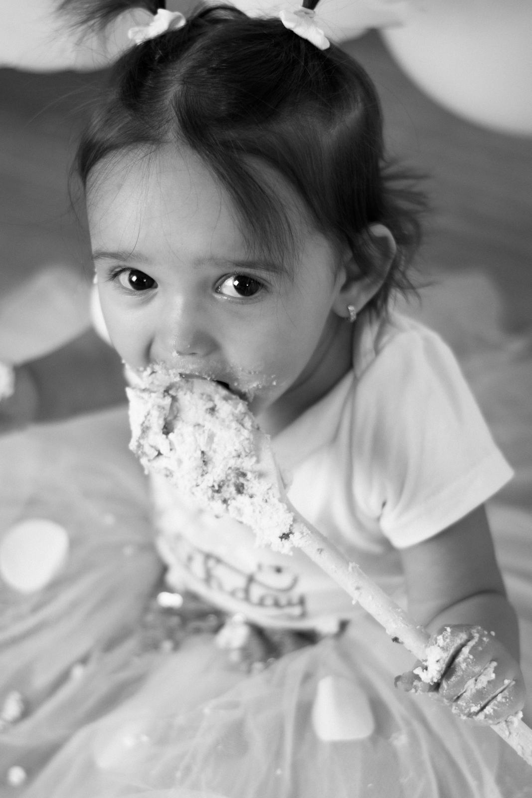 Mia’s first birthday cake smash — frame 24